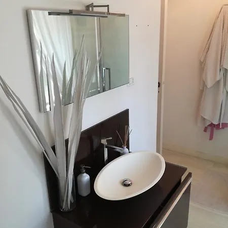 Διαμέρισμα S182 Meraviglioso Trilocale Con Giardino Vista Mare *